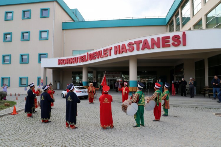 Sağlık &ccedil;alışanlarına moral konseri