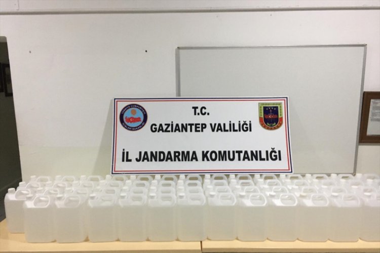 Stok&ccedil;uluk yapan ve sahte &uuml;r&uuml;n &uuml;reten 4 kişi g&ouml;zaltına alındı