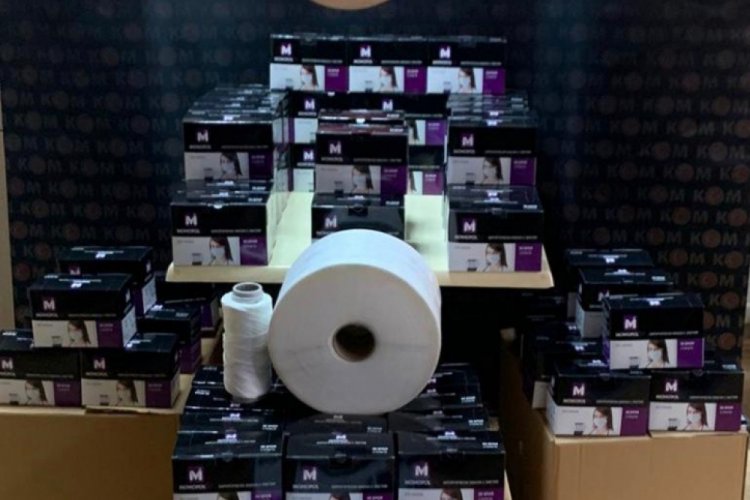 Ka&ccedil;ak &uuml;retilen 9 bin 400 maske ele ge&ccedil;irildi