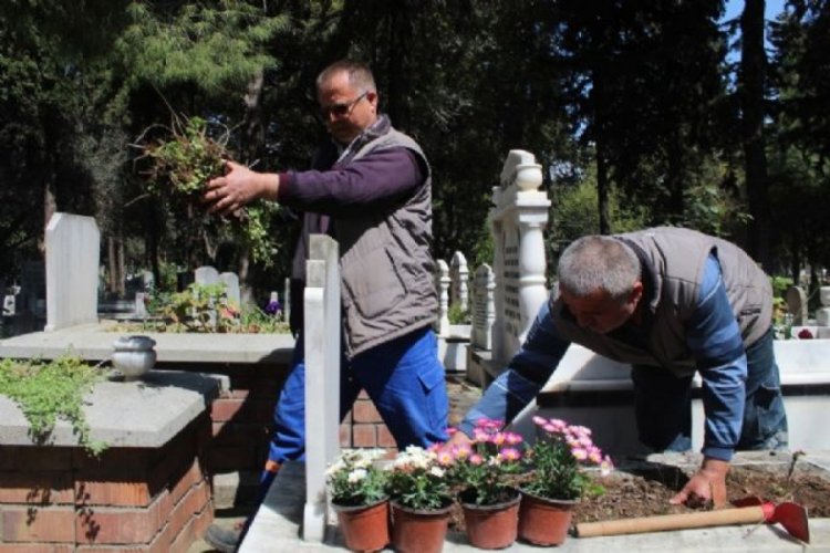 Diyarbakır'da mezarlık ziyaretlerine yasak!
