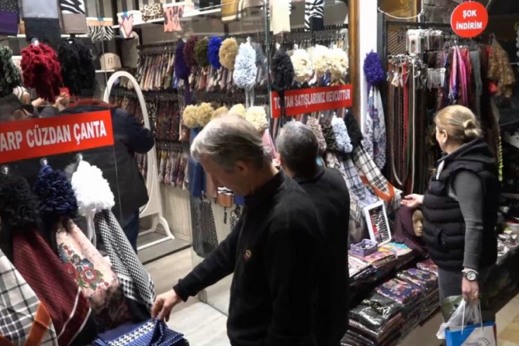 Bursa'da korona vir&uuml;se karşı esnaf dayanışması