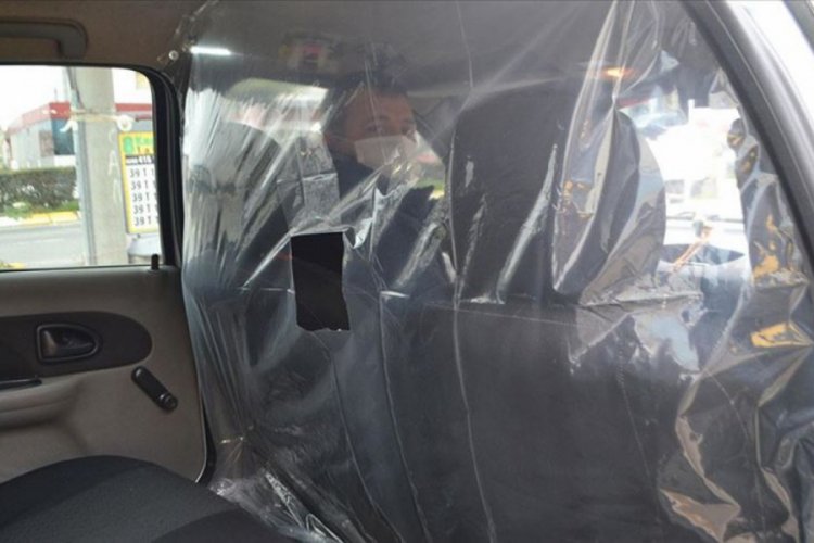 Taksi şof&ouml;r&uuml;nden koronavir&uuml;se brandalı &ouml;nlem