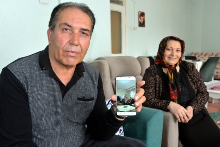 Koronavir&uuml;s nedeniyle cep telefonundan canlı bağlantıyla oğluna kız istedi