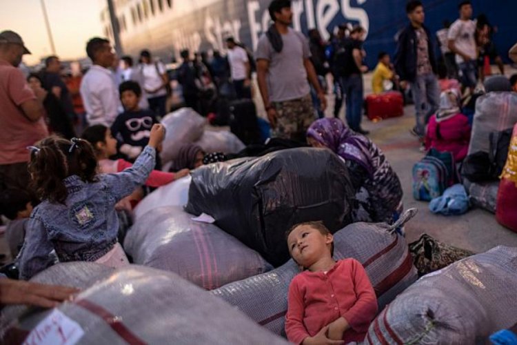 Berlin, Yunanistan'dan bin 500 m&uuml;lteciyi kabul etmeye hazırlanıyor