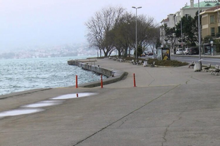 Tarabya Sahili bug&uuml;n de boş kaldı