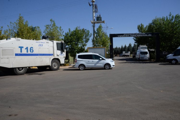 Diyarbakır'da mezarlık ziyareti yasaklandı