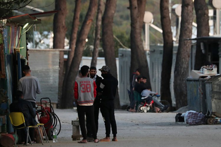 Yunanistan sığınmacıların koronavir&uuml;s testi pozitif &ccedil;ıkınca kampı karantinaya aldı
