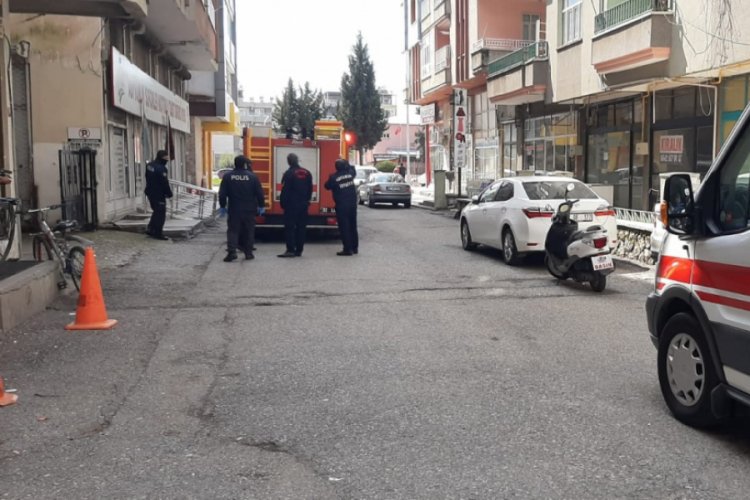 Evde uykuya dalan yaşlı adam paniğe neden oldu