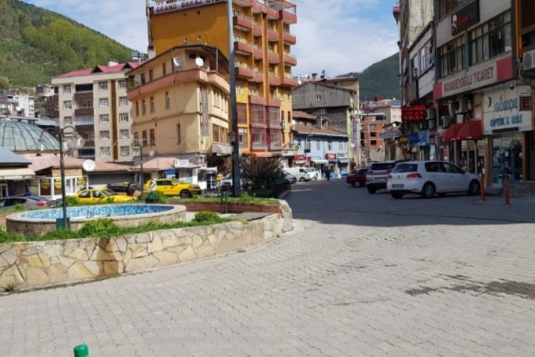 Bor&ccedil;ka'da karantina sonrası sokaklar sessizliğe b&uuml;r&uuml;nd&uuml;