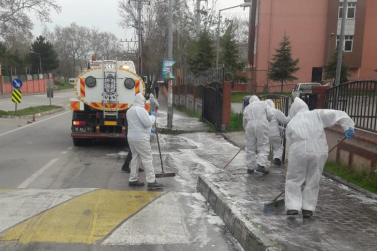 Bursa Gürsu'da caddeler dezenfekte ediliyor