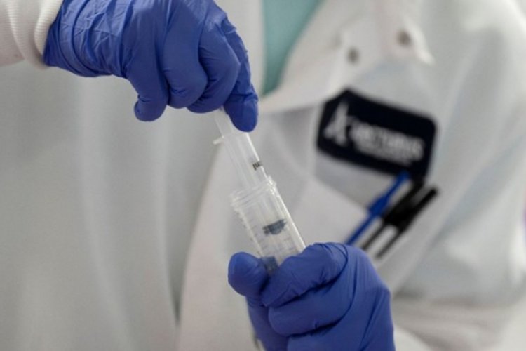 T&uuml;rk doktor a&ccedil;ıkladı:  Aşı k&uuml;&ccedil;&uuml;k hayvanlar &uuml;zerinde &uuml;zerinde başarılı oldu
