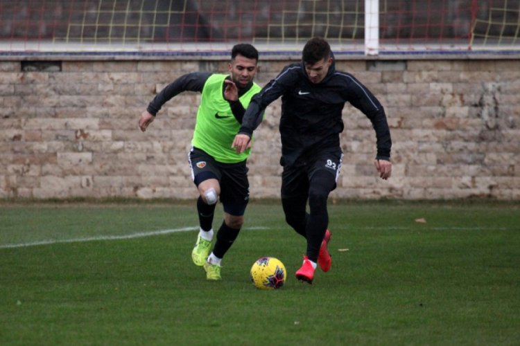 Kayserispor'da 12 futbolcunun s&ouml;zleşmesi bitiyor
