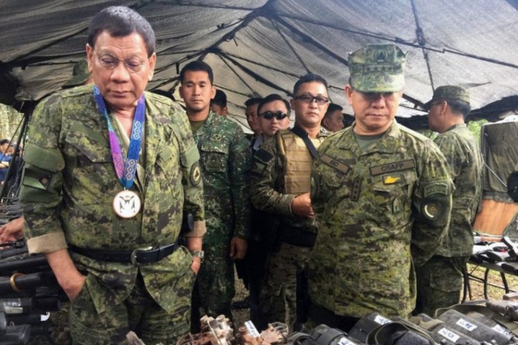 Duterte: Corona &ouml;nlemlerine uymayanları vurun