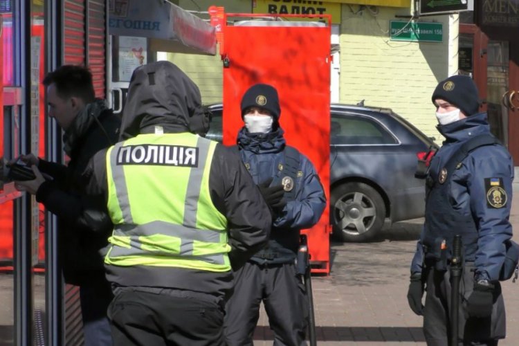 Ukrayna'da koravir&uuml;s &ouml;nlemleri &uuml;st seviyeye &ccedil;ıkarıldı