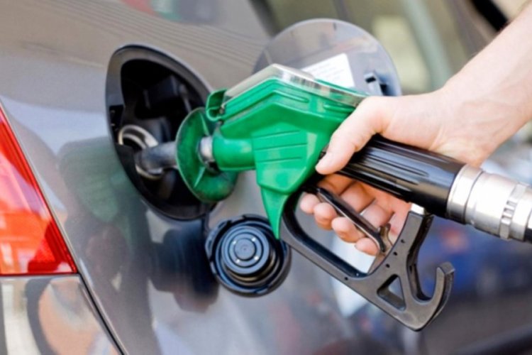 Benzine 20 kuruş zam yapıldı