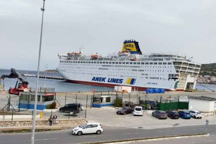&Ccedil;eşme'ye gelen kruvaziyer, Pire'de karantinada