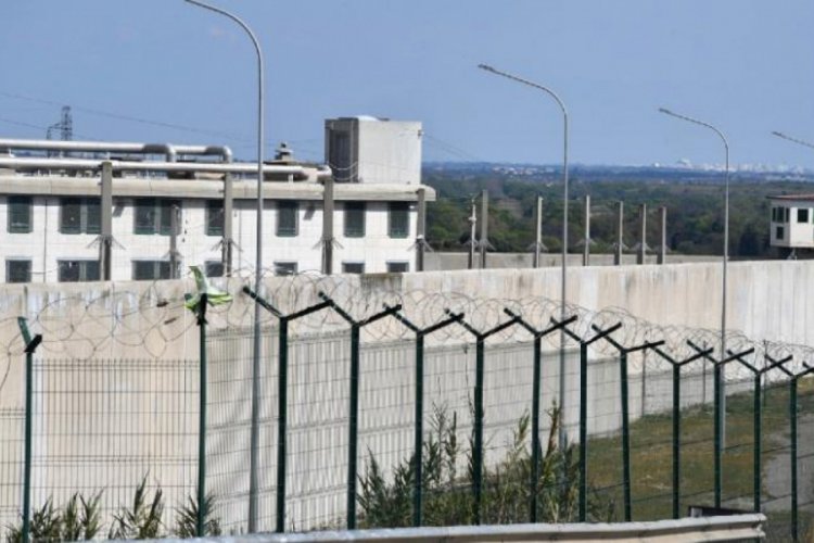 Fransa'da 48 mahkum koronavir&uuml;se yakalandı
