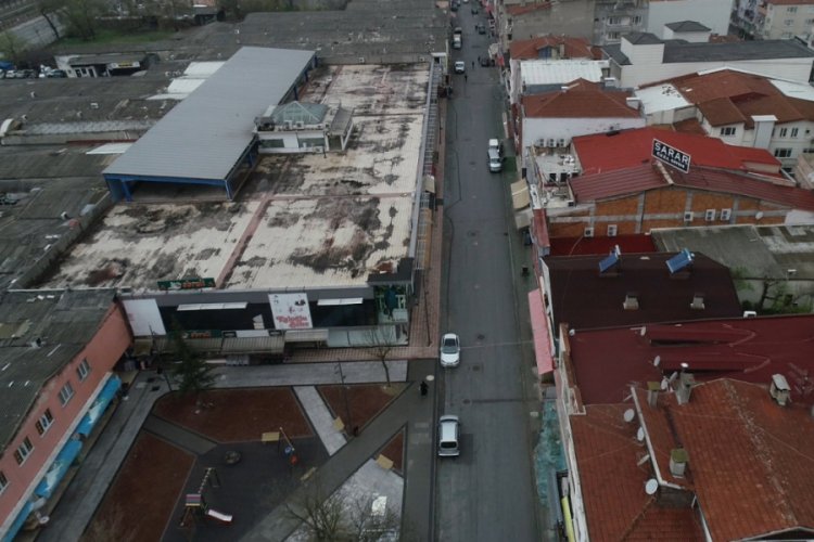 Boş kalan cadde ve sokaklar havadan g&ouml;r&uuml;nt&uuml;lendi