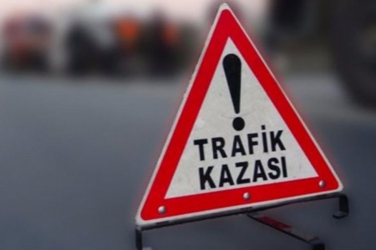 Kontrolden &ccedil;ıkan otomobil ref&uuml;je daldı