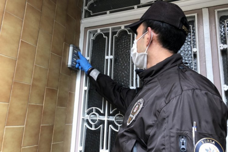 Bursa emniyeti ihtiya&ccedil; sahiplerine paralarını teslim ediyor