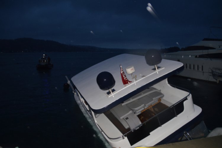 Bebek'te l&uuml;ks tekne battı