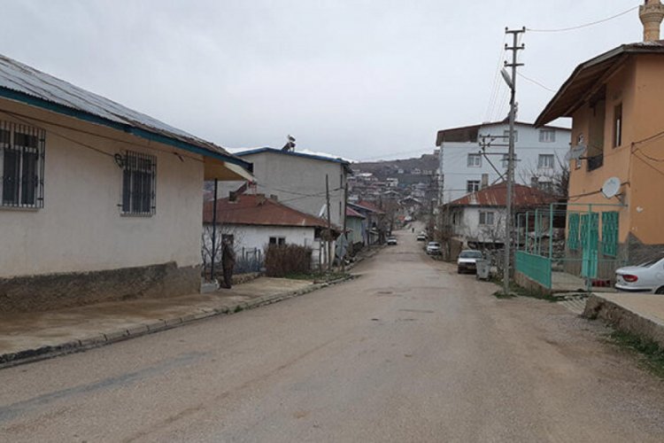 Tufanbeyli'de giriş-&ccedil;ıkışlara izin verilmiyor