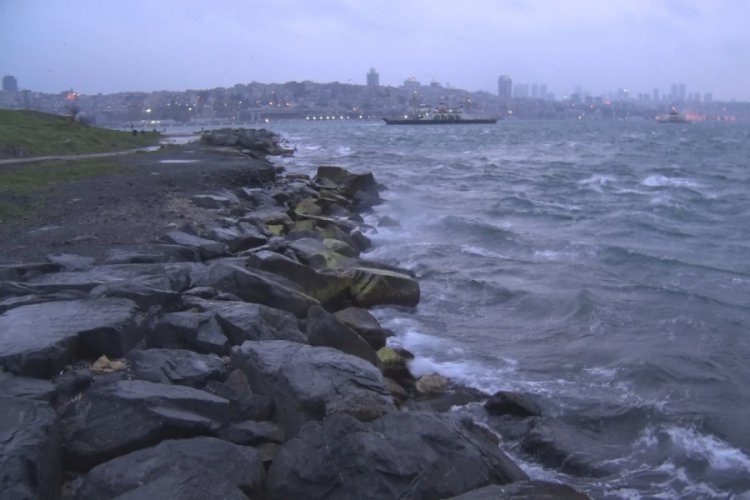 İstanbul'da fırtına etkili oluyor