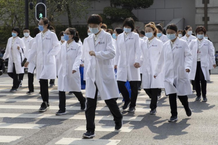 &Ccedil;in, 4 milyar maske ihra&ccedil; etti