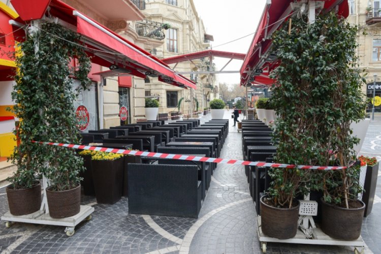 Azerbaycan'da korona vir&uuml;s nedeniyle sokaklar boşaldı