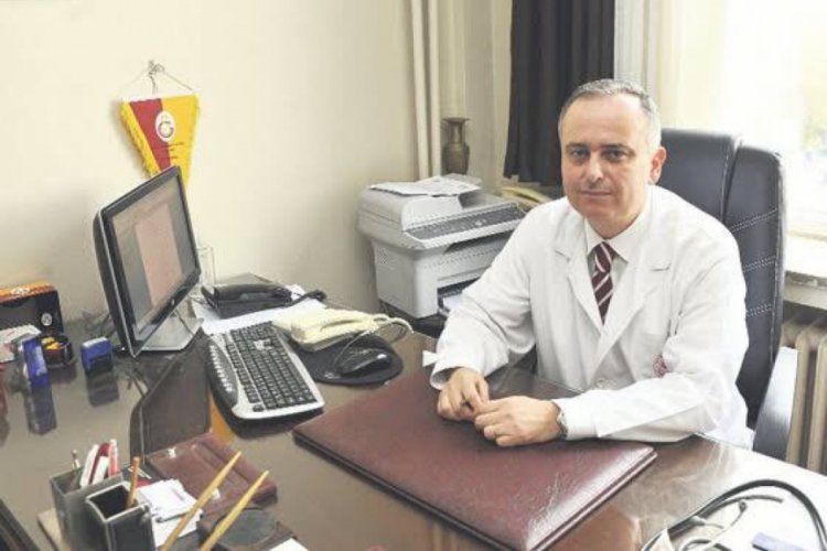 Prof. Dr. Kayacan i&ccedil;in &Ccedil;apa Tıp Fak&uuml;ltesi bah&ccedil;esinde anma t&ouml;reni
