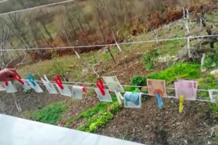 Emekli maaşını kaynar suda yıkadı