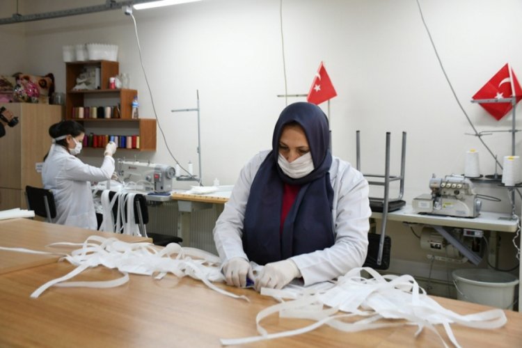 Bursa İnegöl Belediyesi 35 bin maske üretti