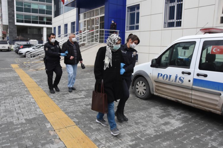 İdarecilere saldıran sağlık &ccedil;alışanı ve eşine g&ouml;zaltı