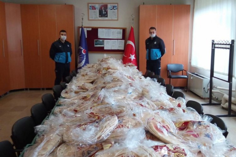 A&ccedil;ıkta satılan 7 bin ekmeğe el konuldu