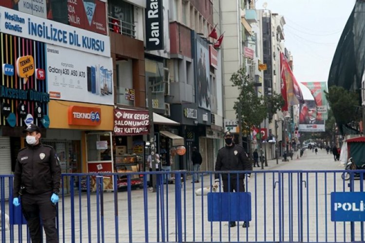 Koronavir&uuml;s nedeniyle kamu &ccedil;alışanlarına kıyafet serbestliği geldi