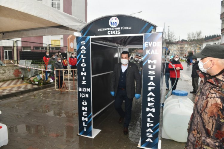 Bursa Mustafakemalpaşa'da vir&uuml;se karşı dezenfeksiyon t&uuml;neli kuruldu