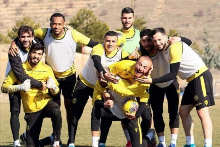Yeni Malatyasporlu futbolcular taraftara seslendi