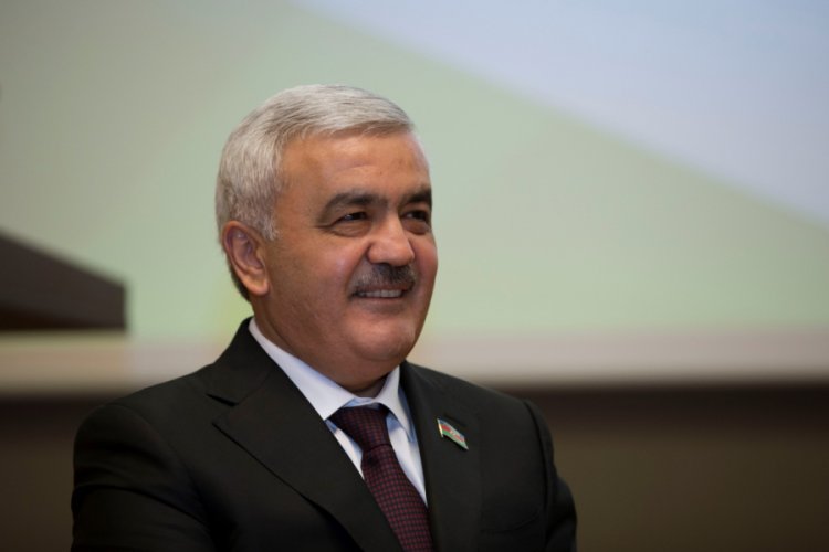 T&uuml;rkiye'den &uuml;lkelerine d&ouml;nemeyen Azerbaycan vatandaşları ile &ouml;ğrencilere destek