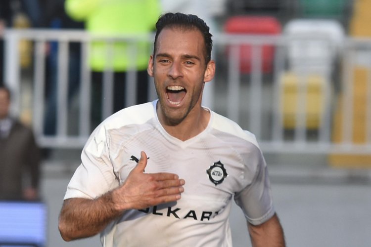 Altay'da Paixao imzaya yakın