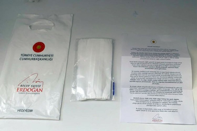 65 yaş ve &uuml;st&uuml; vatandaşlara kolonya ve maske dağıtımı başladı