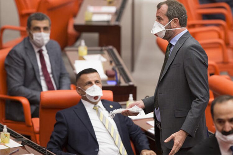 Meclis'te maskeli oturum!