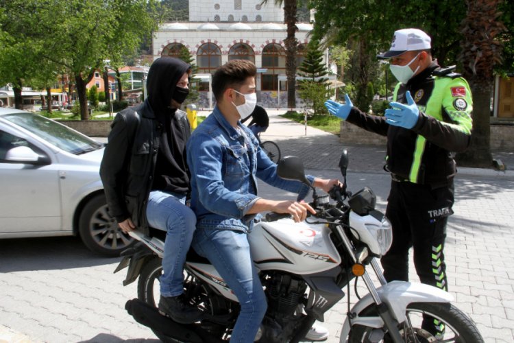 Muğla'da motosiklete 2 kişi binmek yasaklandı