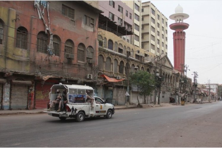 Pakistan'da en y&uuml;ksek sayıda g&uuml;nl&uuml;k Kovid-19 vakası kayda ge&ccedil;ti
