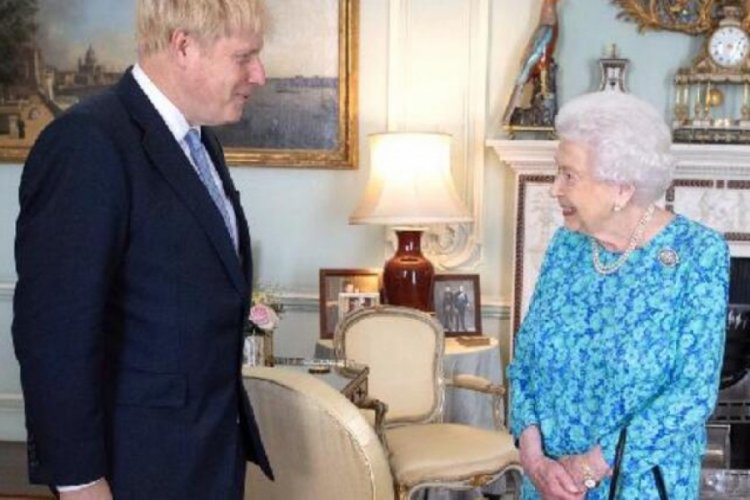Krali&ccedil;e Elizabeth'ten 'Boris Johnson' mesajı
