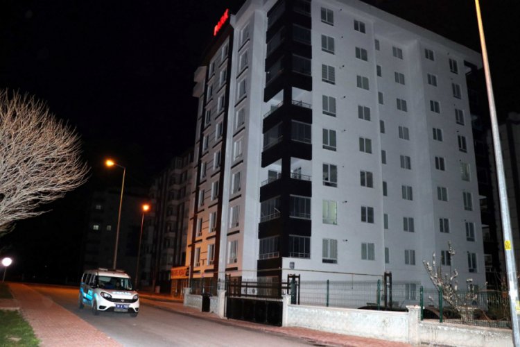 8 katlı binaya 'koronavir&uuml;s' karantinası