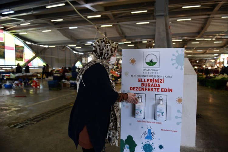 Bursa'da pazar yerlerine el dezenfektanı