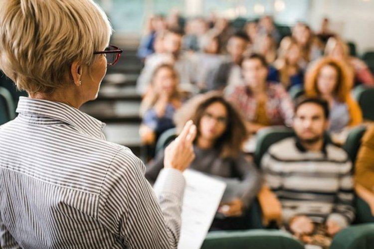 AK Parti'den &uuml;niversitelere ilişkin kanun teklifi