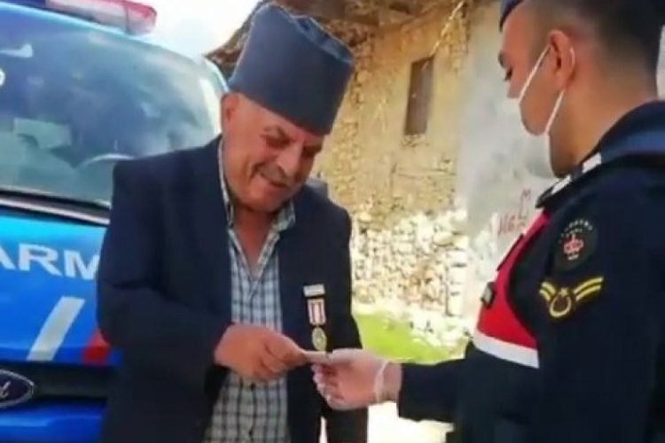Kıbrıs Gazisi emekli maaşının bir kısmını kampanyaya bağışladı