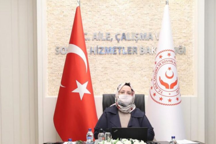 Bakan Sel&ccedil;uk, TOBB ve T&Uuml;RMOB başkanlarıyla kısa &ccedil;alışma &ouml;deneğini g&ouml;r&uuml;şt&uuml;