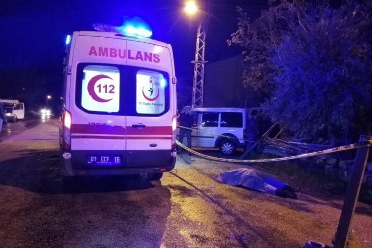 Evine 50 metre mesafede &ouml;l&uuml; bulundu